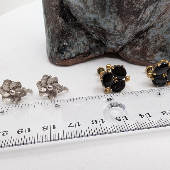 LOT of 5 Vintage screw back earrings - Picture 13 of 16